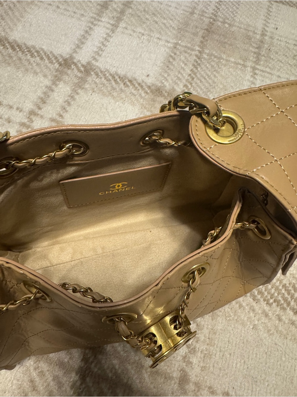 Small Drawstring Shoulder Bag - Picture 4 of 4